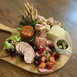 Alojamento de Acomodação e Pequeno-almoço Château La Rametière 3*