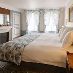 Alojamento de Acomodação e Pequeno-almoço Château La Rametière 3*