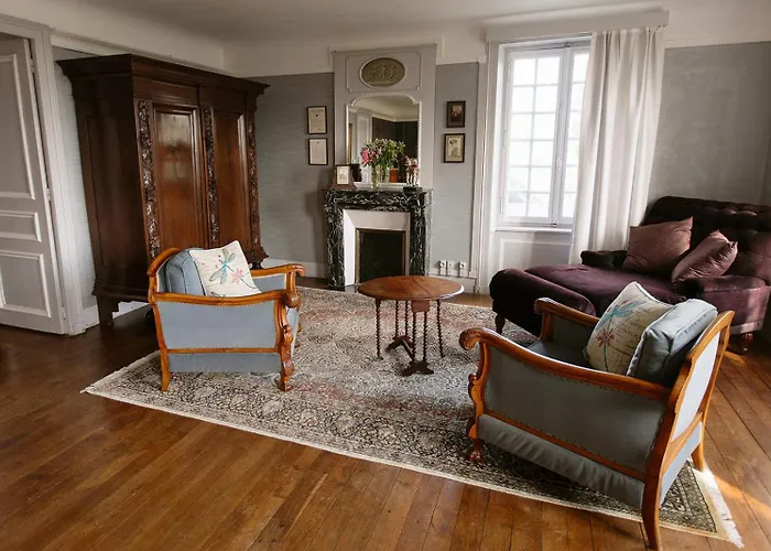 Oda ve Kahvaltı Chateau La Rametiere 3*